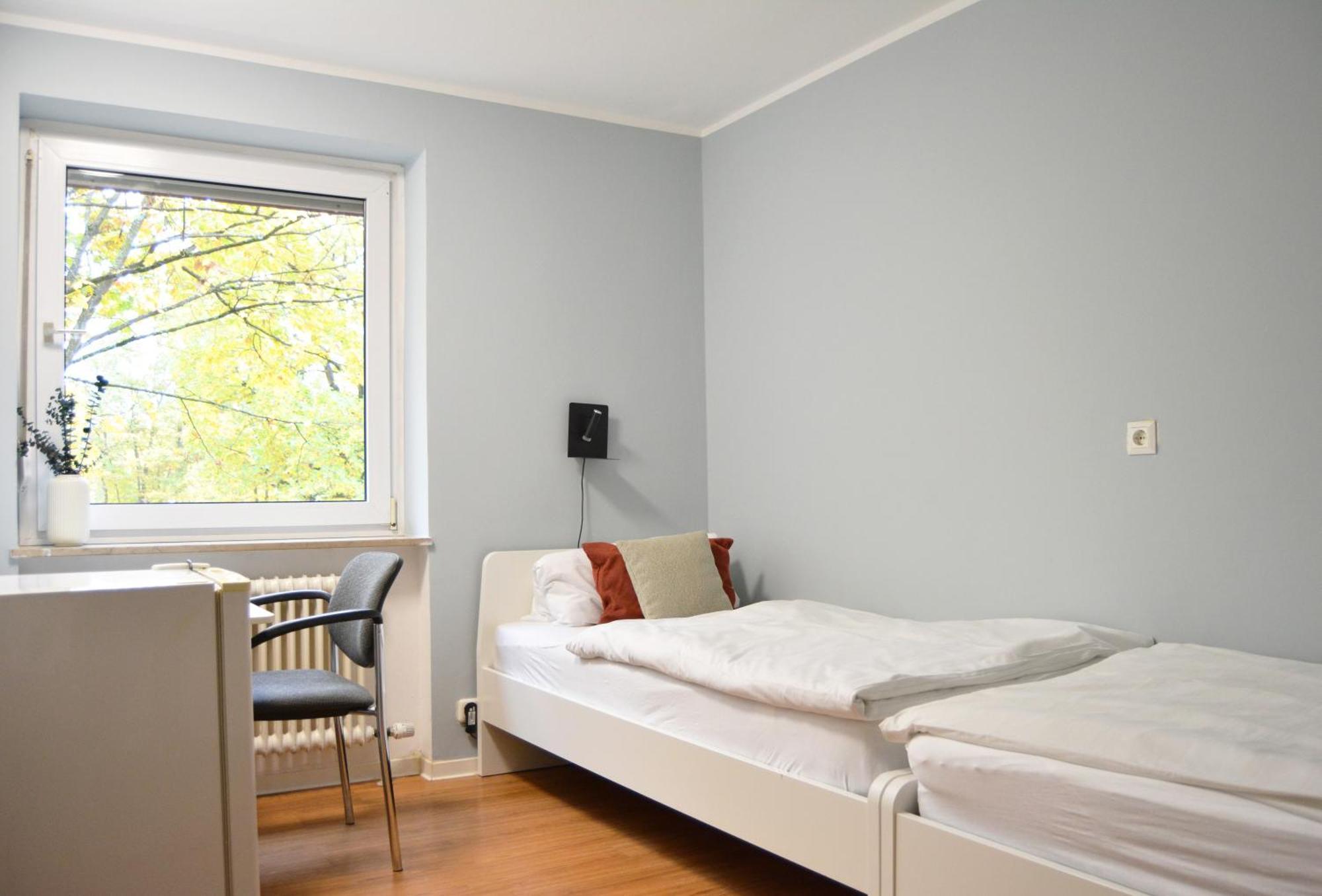 1, 2, Sleep Hostel Nuernberg Messe Bagian luar foto
