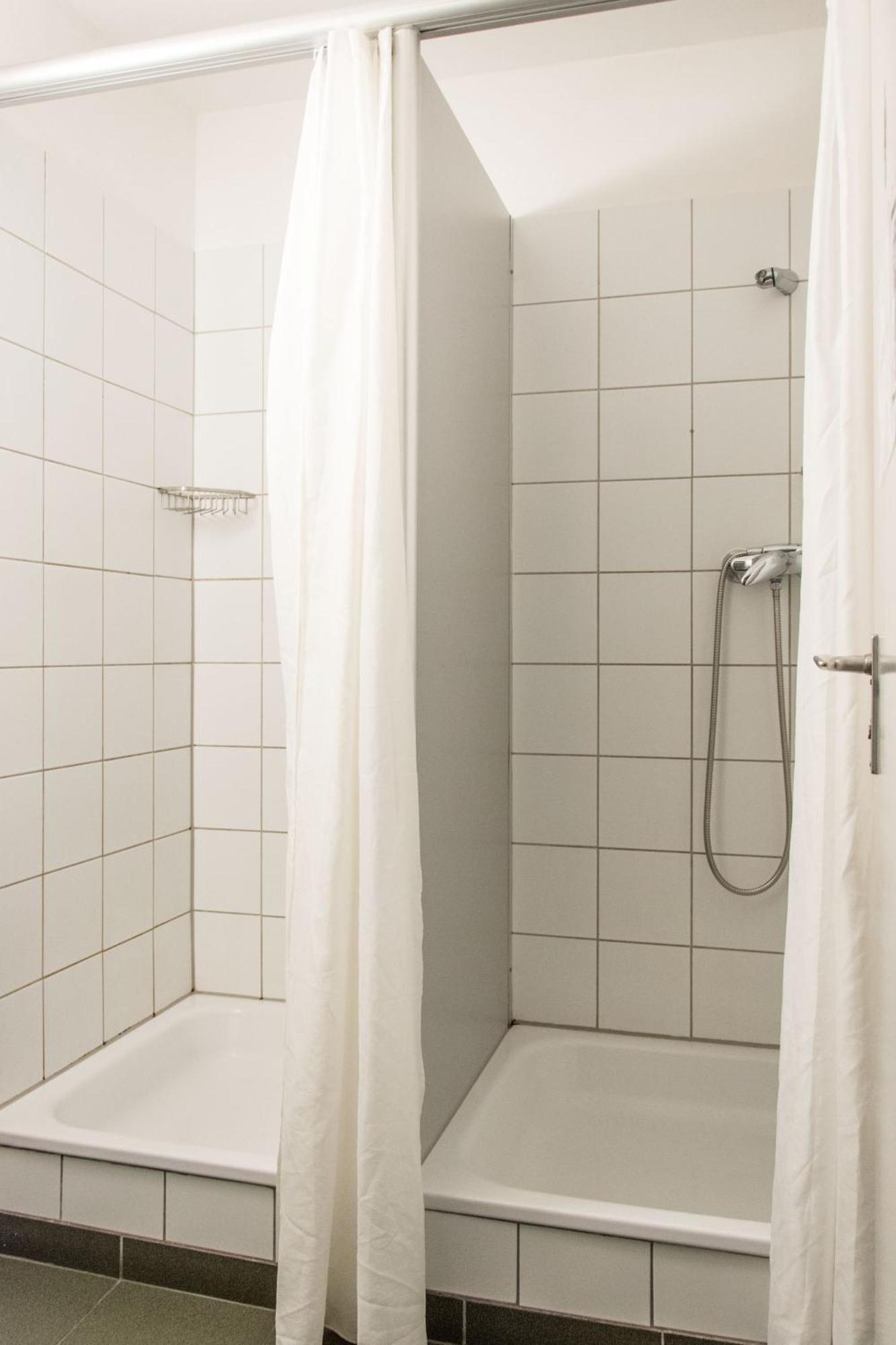 1, 2, Sleep Hostel Nuernberg Messe Bagian luar foto