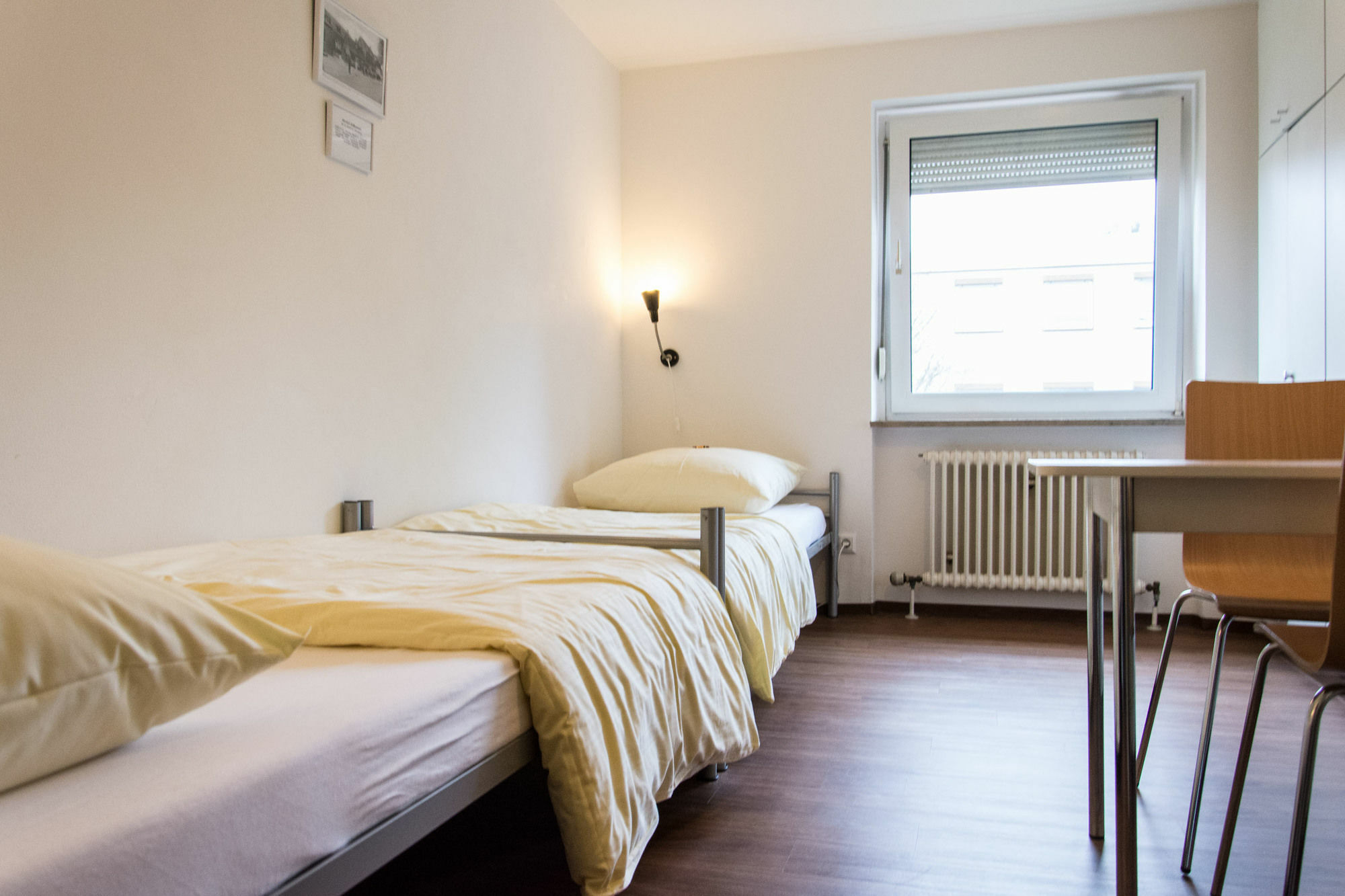 1, 2, Sleep Hostel Nuernberg Messe Bagian luar foto