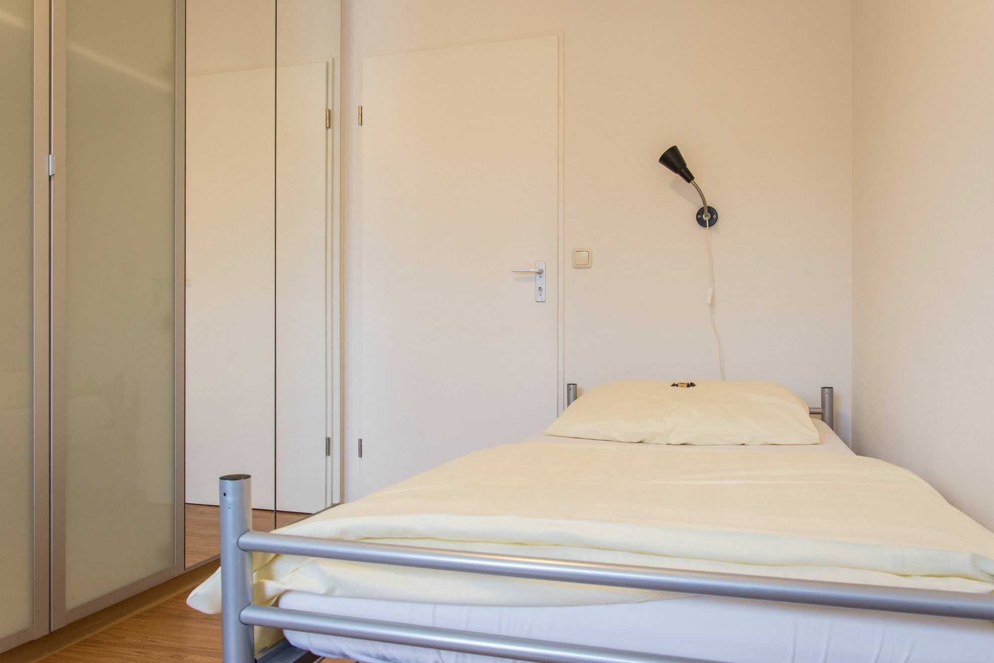 1, 2, Sleep Hostel Nuernberg Messe Bagian luar foto